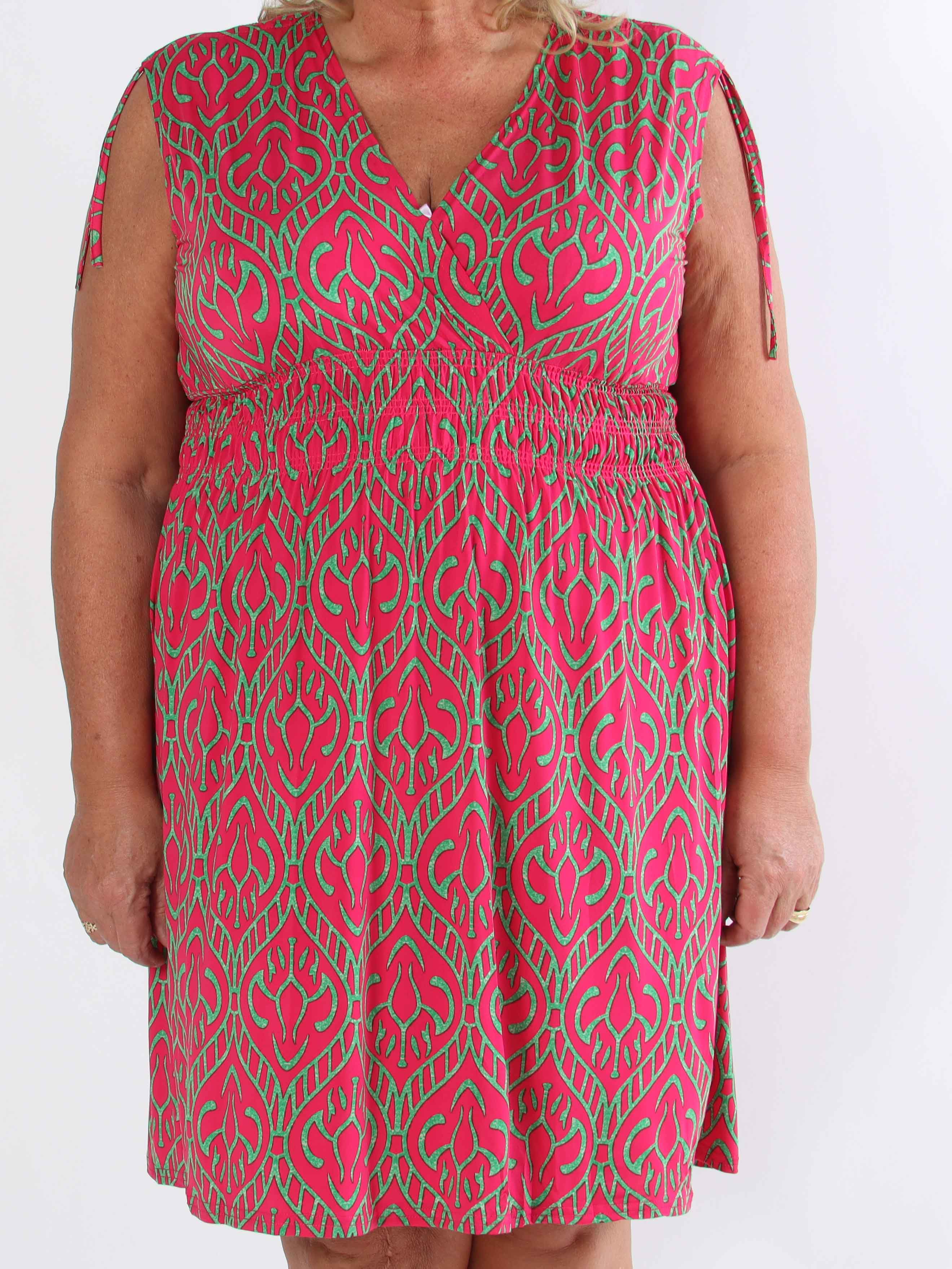 Pams Boho Short - Kort elastisk plus size-klänning i skrynkelfritt tyg
